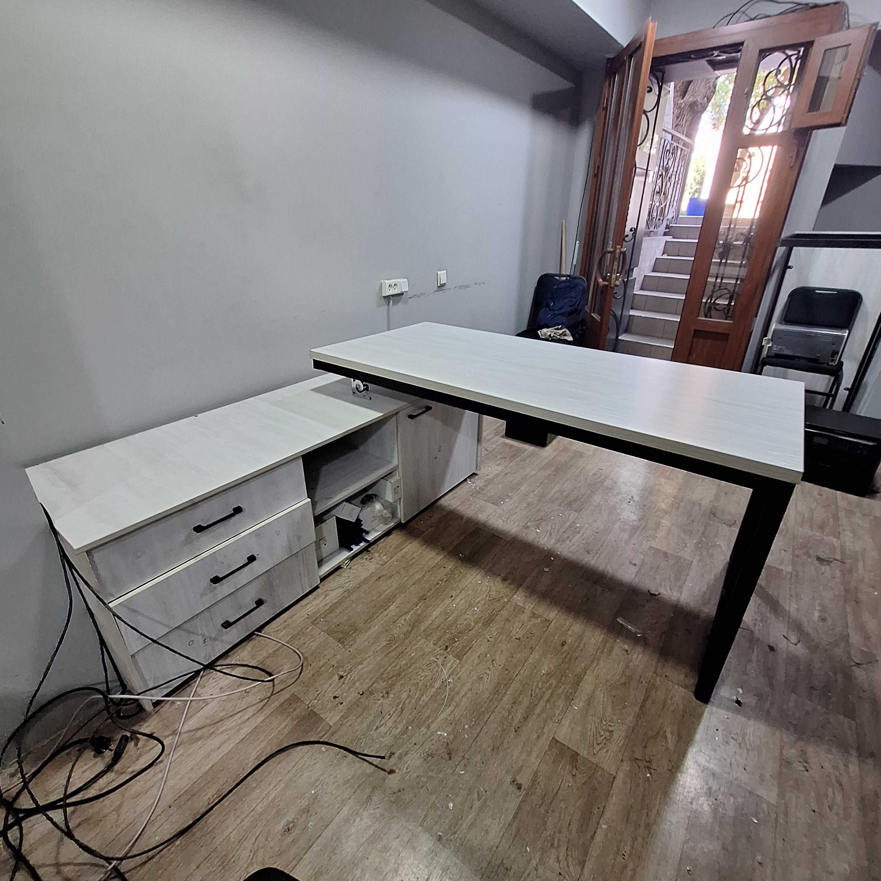 Продаю стол для руководителя — Loft стиль