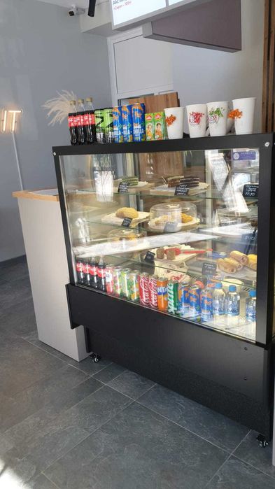 Холодильная витрина