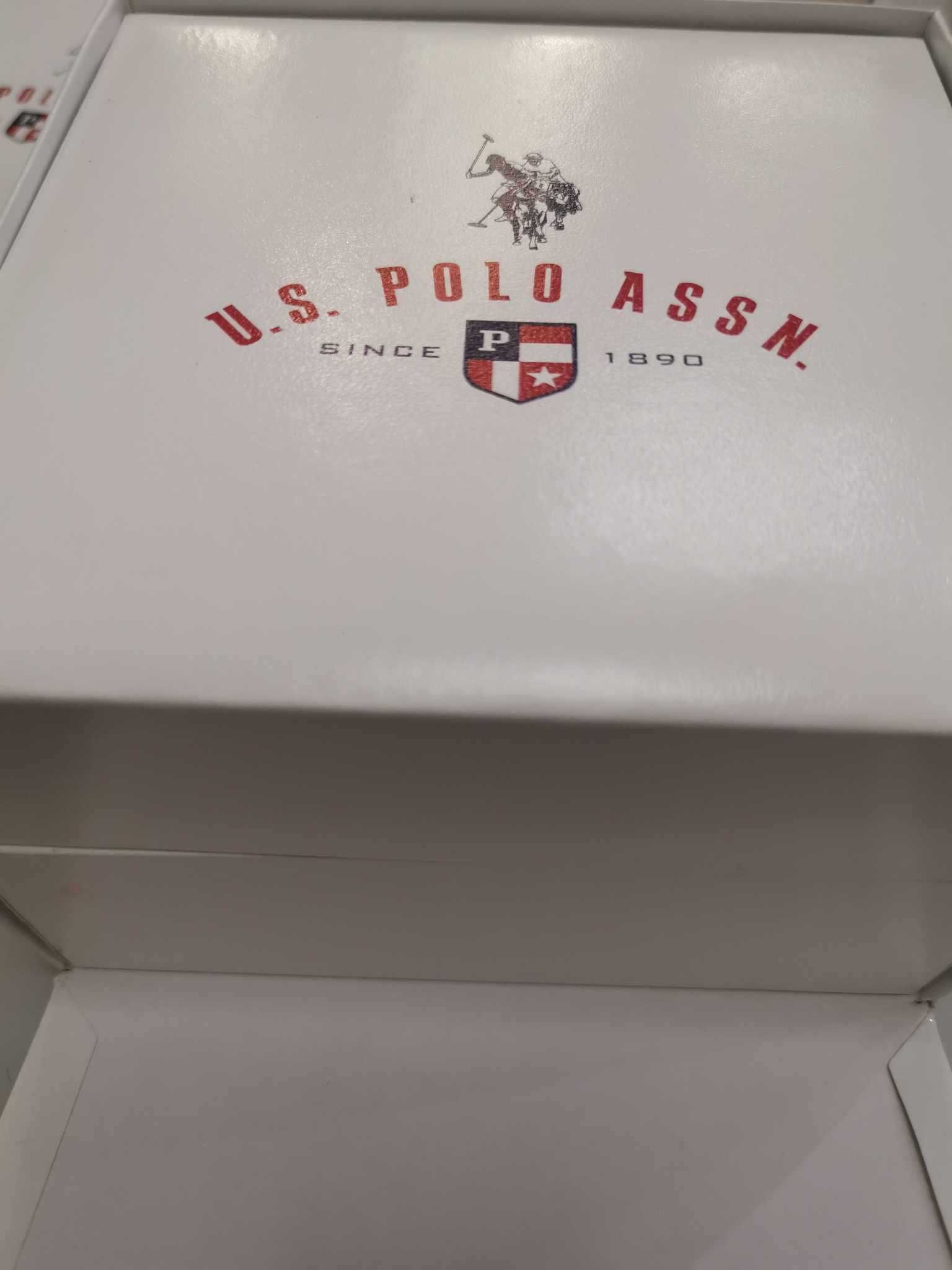 Продавам часовник U.S. POLO ASSN