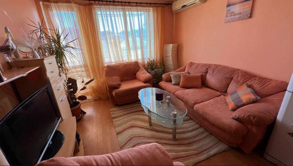 Дава се под наем Двустаен апартамент в Варна, Погреби - 61 кв.м за 425 € - Снимка #1