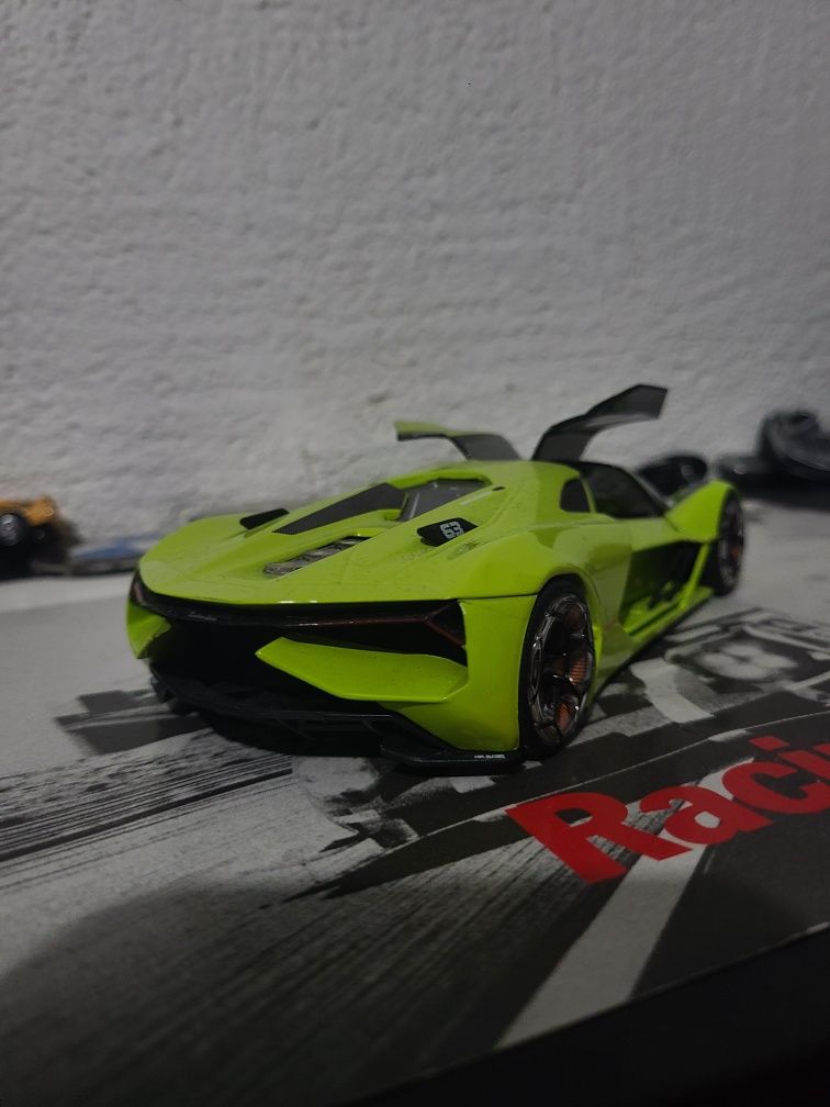 1/24 Lamborghini Terzo Millennio Bburago