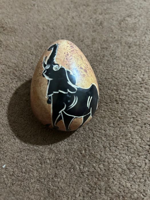 Граворано каменно яйце