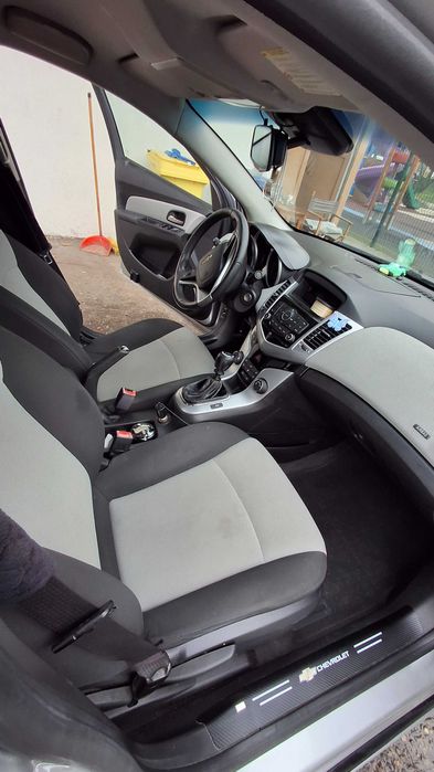 Vând Chevrolet Cruze