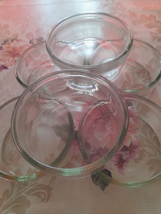 Чисто нови чаши за ракия  и стъклени купички