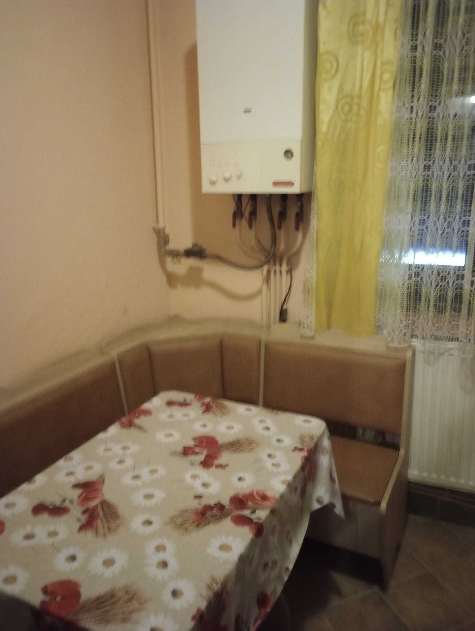 Vând apartament în Hunedoara