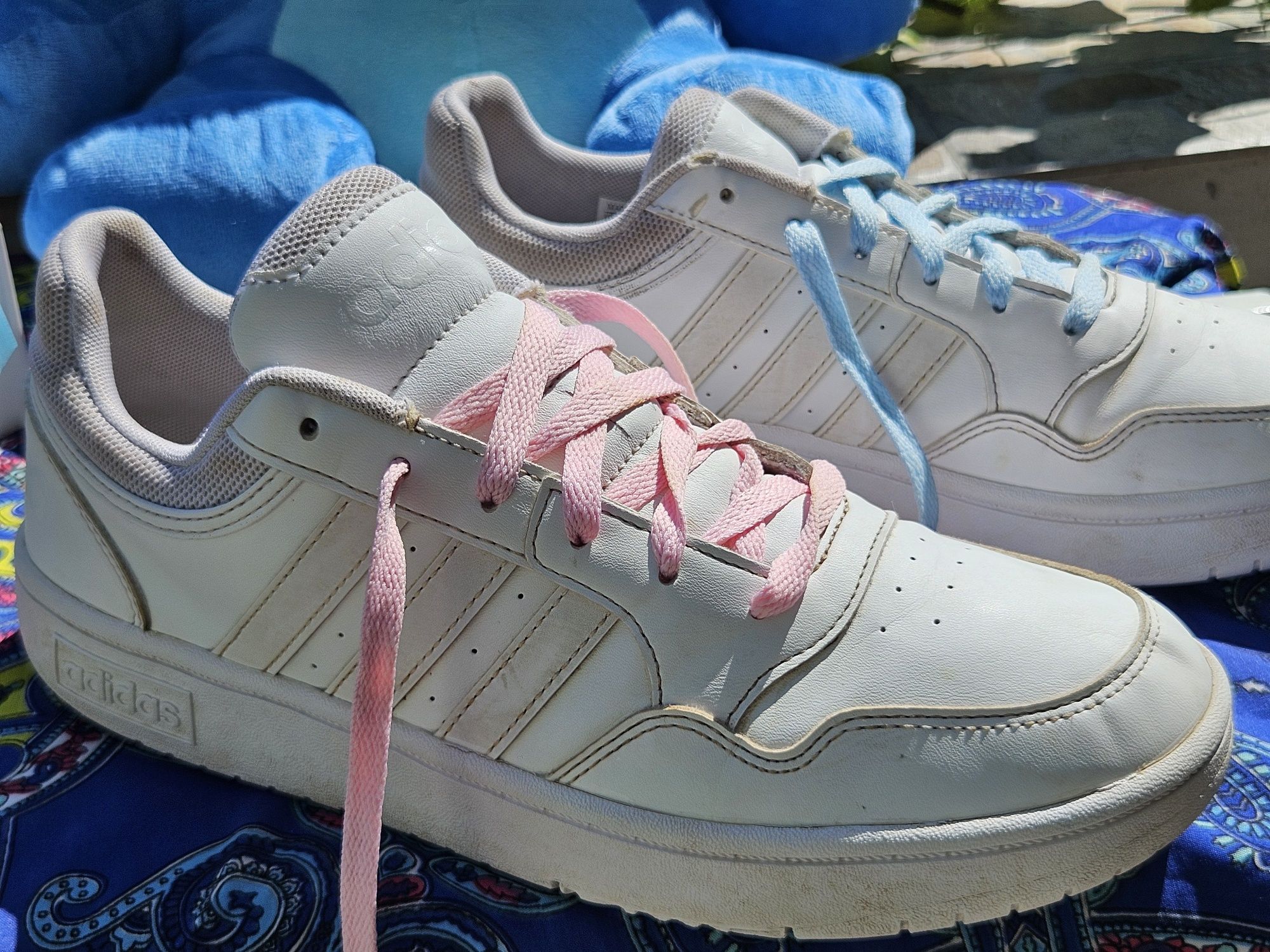 Adidas Hoops 3.0 бели кецове N40