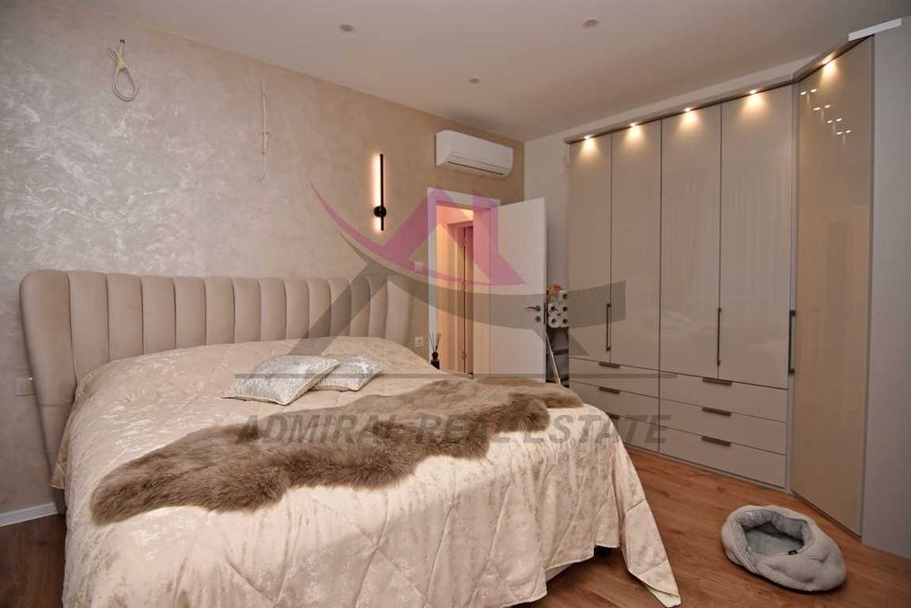 Ексклузивен -тристаен -Ален Мак