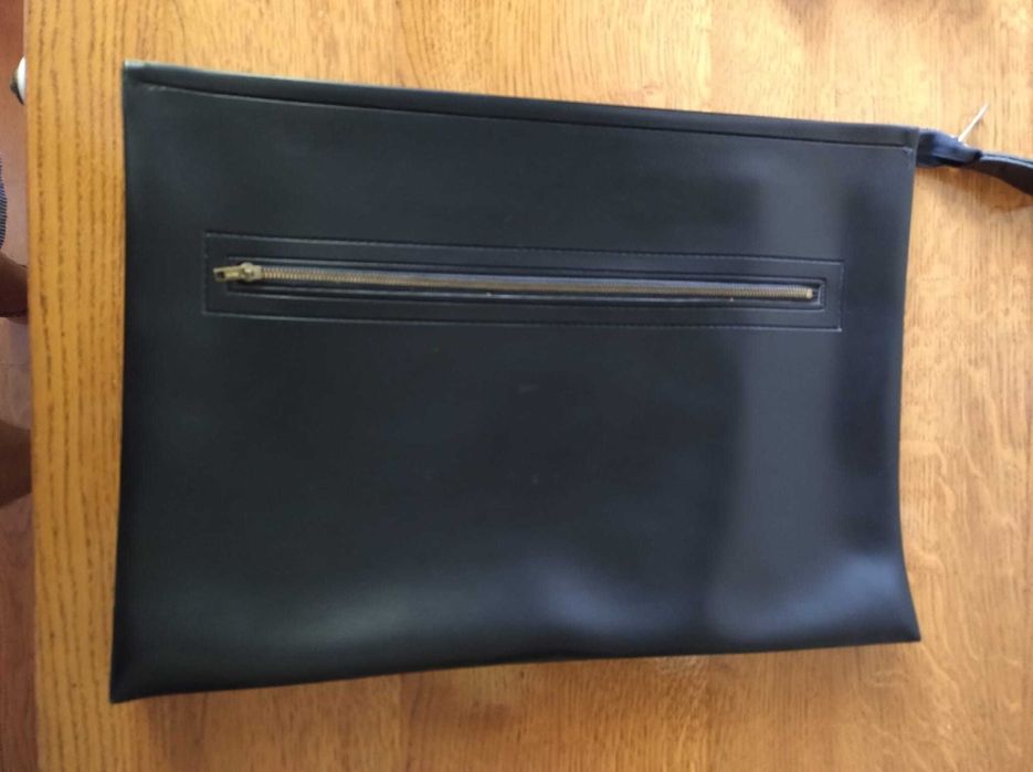 Husa laptop sau gentuta de voiaj