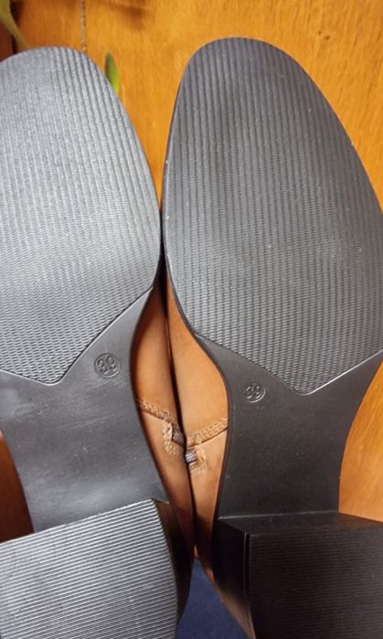 Дамски обувки с дебел ток