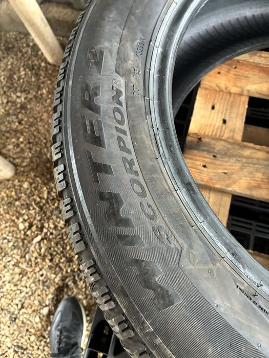 235/60/18 Зимни Пирели