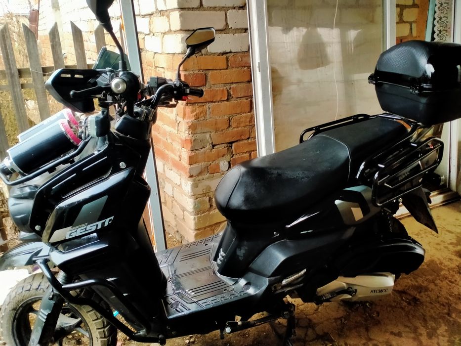 Продам скутер! срочно!