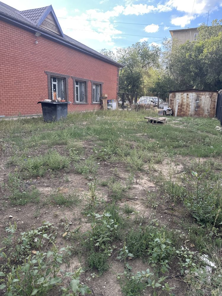 Сдам в аренду  огороженную площадь в  самом центре города