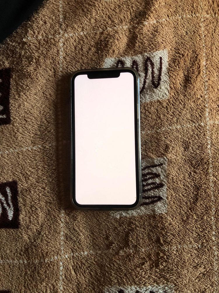 Продам Iphone 11 pro(айфон 11 про)