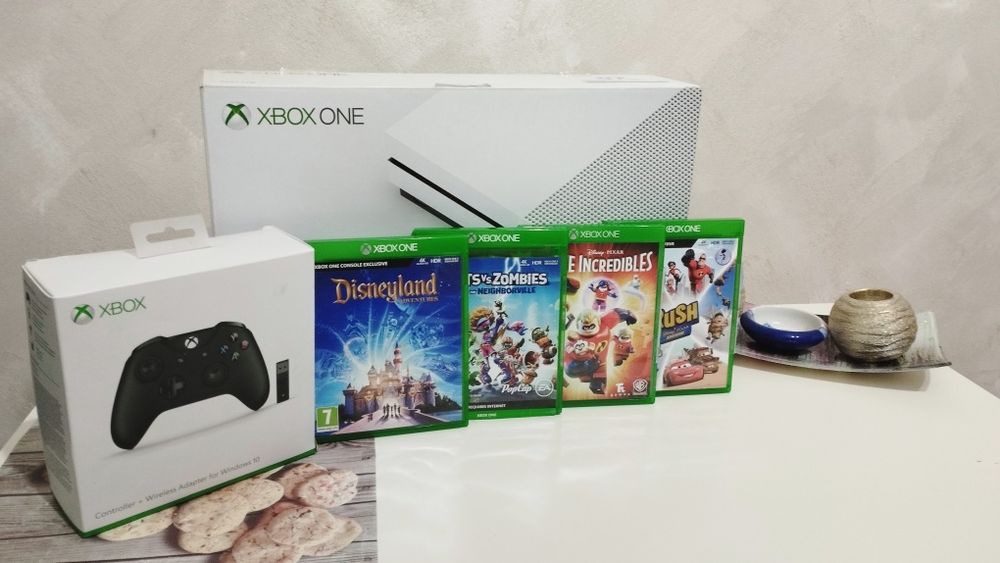 Vând schimb Xbox one s nou garanție 4 jocuri 2 controllere