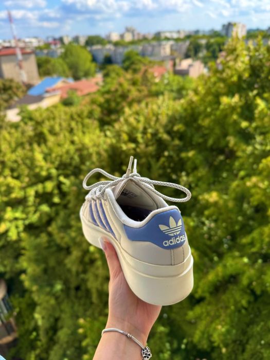 Adidas • Superstar Bonega