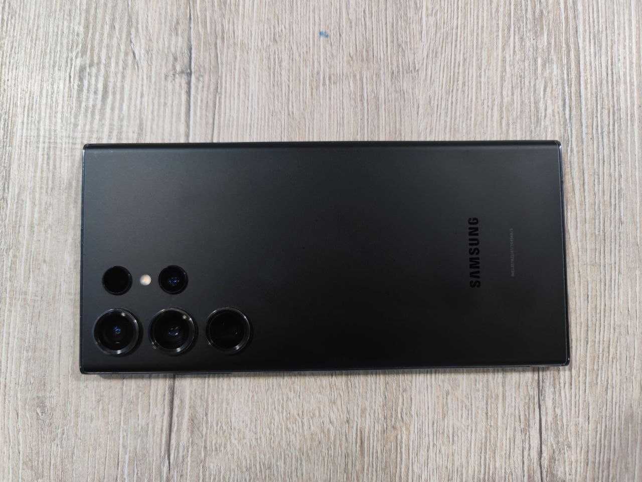 Samsung S23 Ultra Ideal holatda 512 GB ichki xotira chexol+zaryadchik