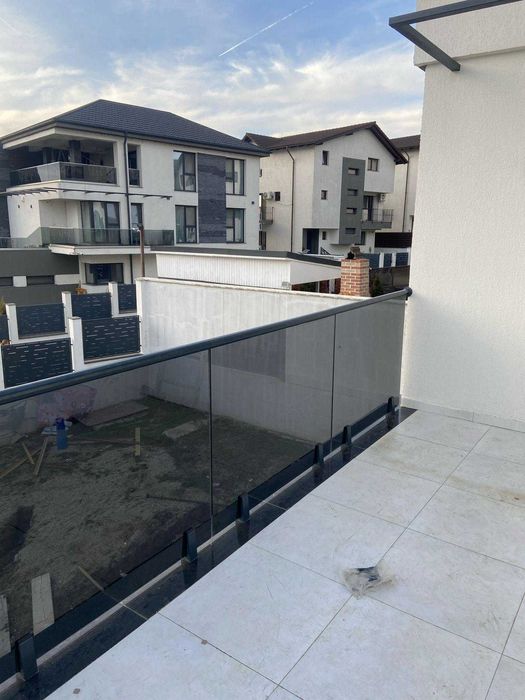 Balustrada de sticla