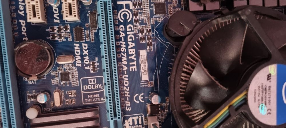 Kit gaming intel i5 2500k placa de baza gigabyte si 8 gb rami