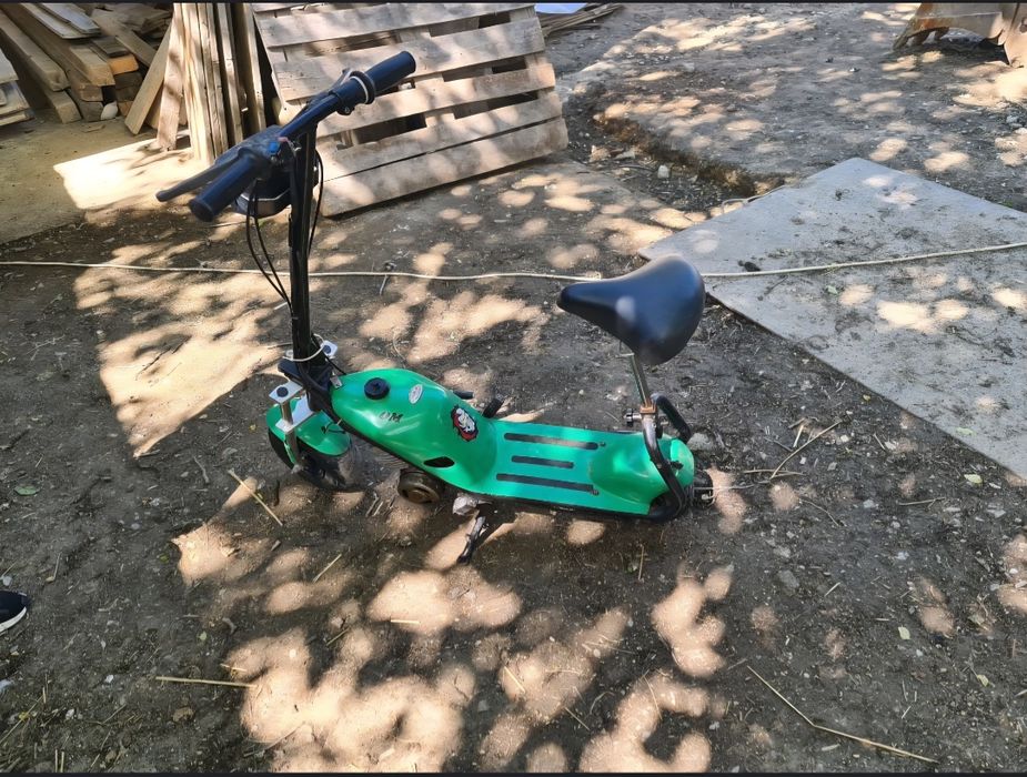 Trotineta pe benzina Yamaha 49 cm³