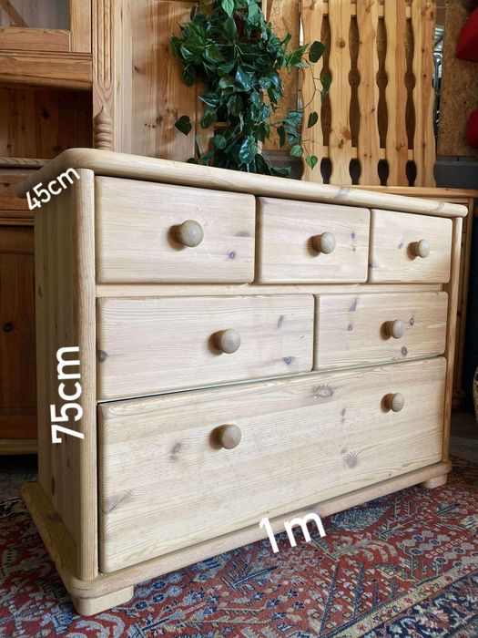 Comoda din lemn masiv