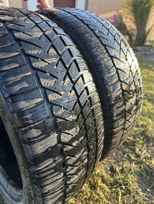 Vand 2 cauciucuri de iarna