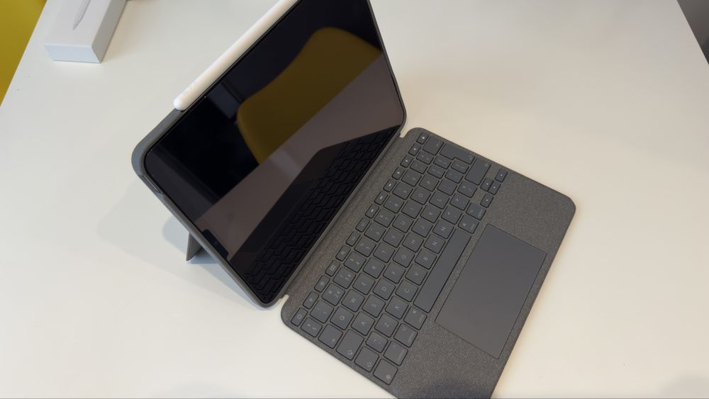 Pachet Apple iPad 5th M1, 64GB, Wi-fi + Pencil gen. 2 + Combo Touch