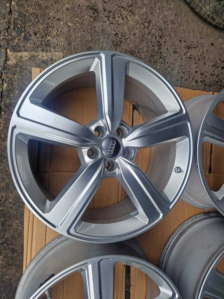 Audi A6 R20
4KE 601 025 6 S
4 бр. оригинални джанти