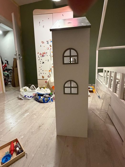 Легло къща и етажерка къща