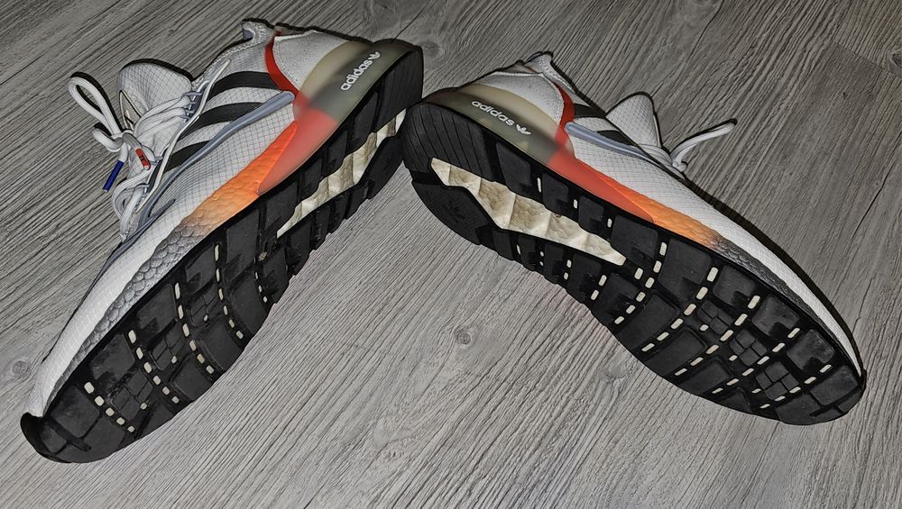 Pantofi sport Adidas ZX 2K Boost FY5725 marimea 45 1/3
ADIDAS ZX 2K