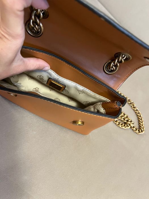 Дамска Чанта Guess