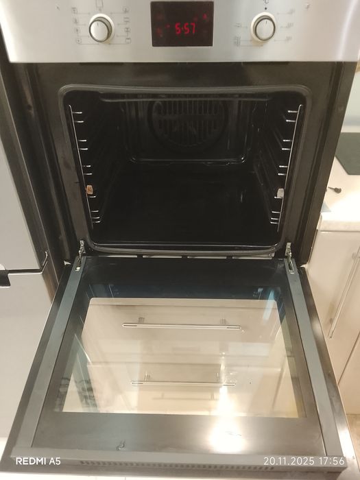 Продавам фурна за вграждане Пирамис