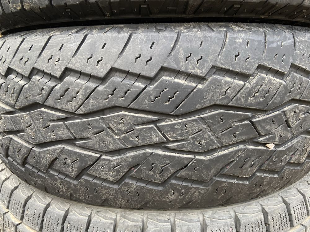 Комплект всесезонные шины 265/70/15 265/70R15 Toyo A/T.