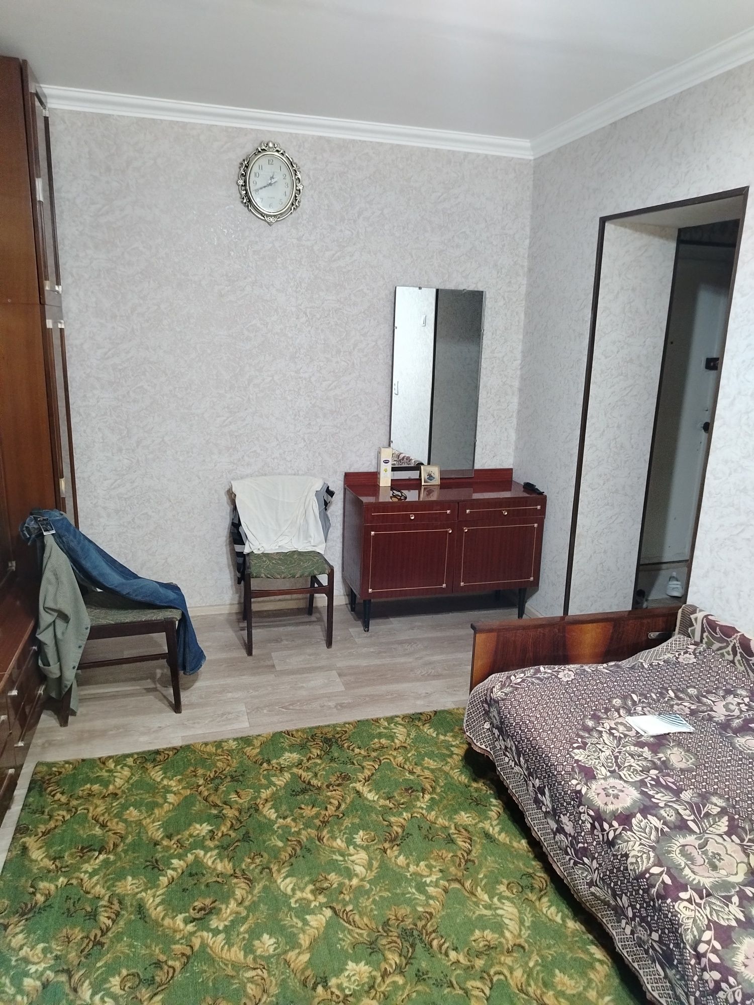 Продаётся Чиланзар 9 1комнатная.