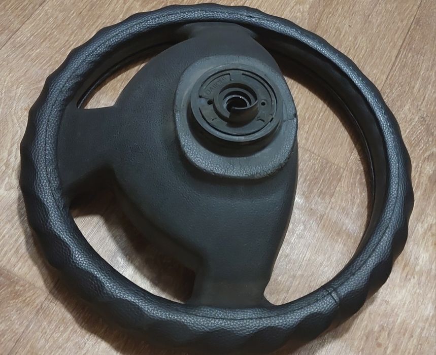 Продается руль от  нексии 2 в среднем состоянии