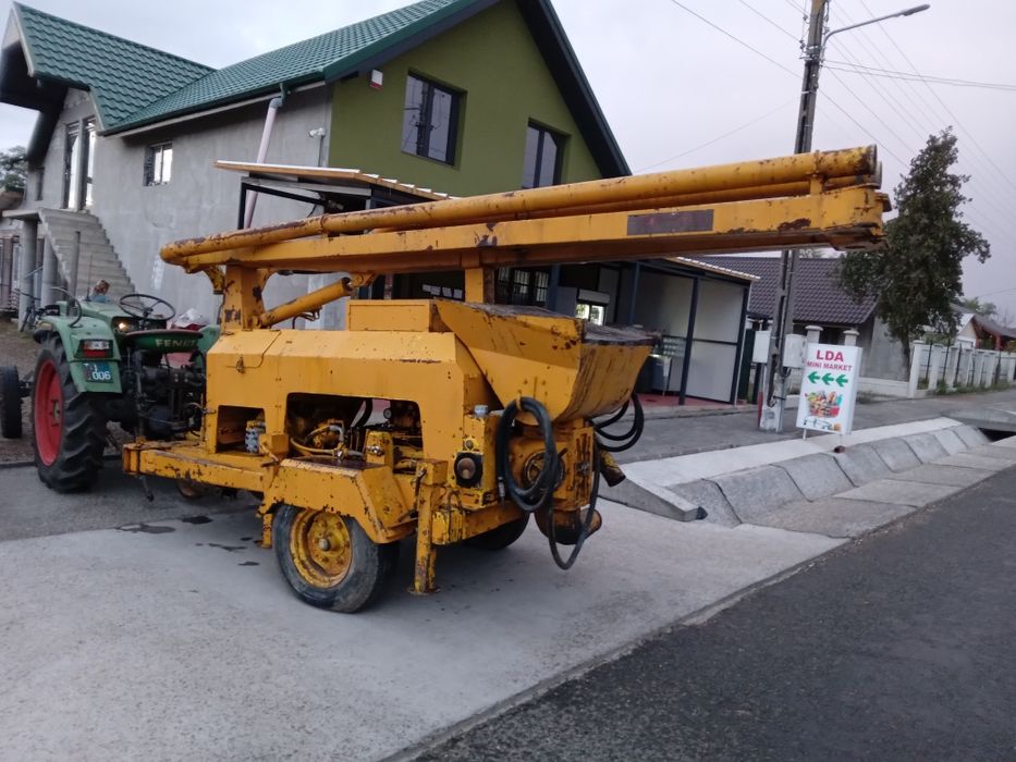 Înălțime de la sol 11 m pompa staționara de beton ca și noua