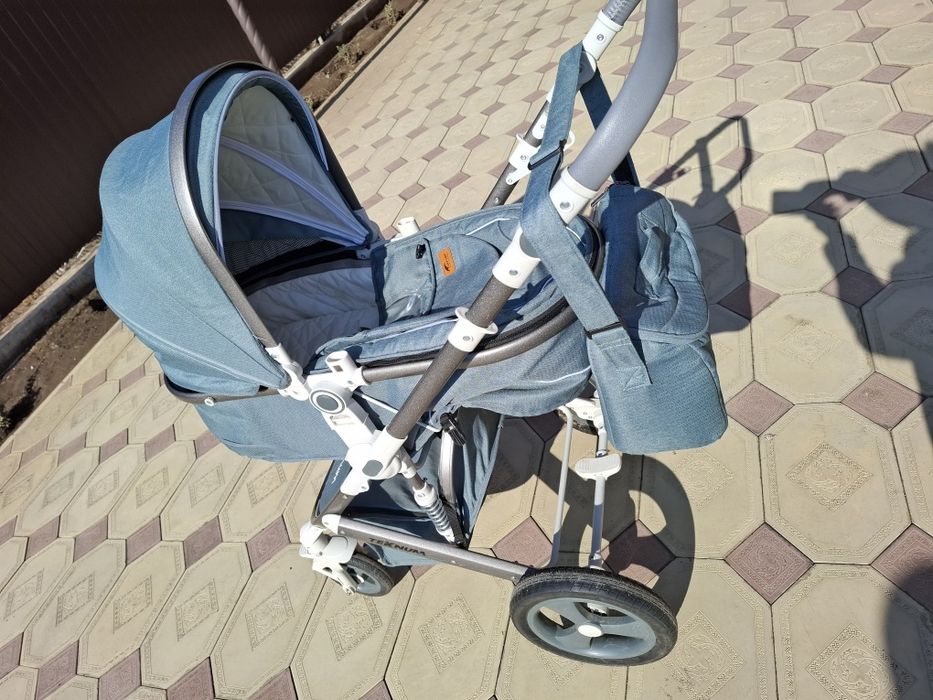 Коляска детская 90 000