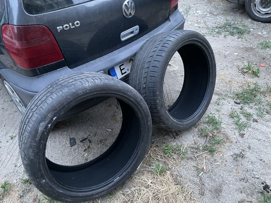 Гуми 2бр - 285/35/22