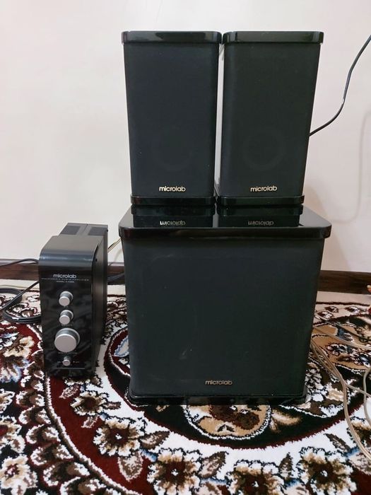 Продаю колонки Microlab h-200