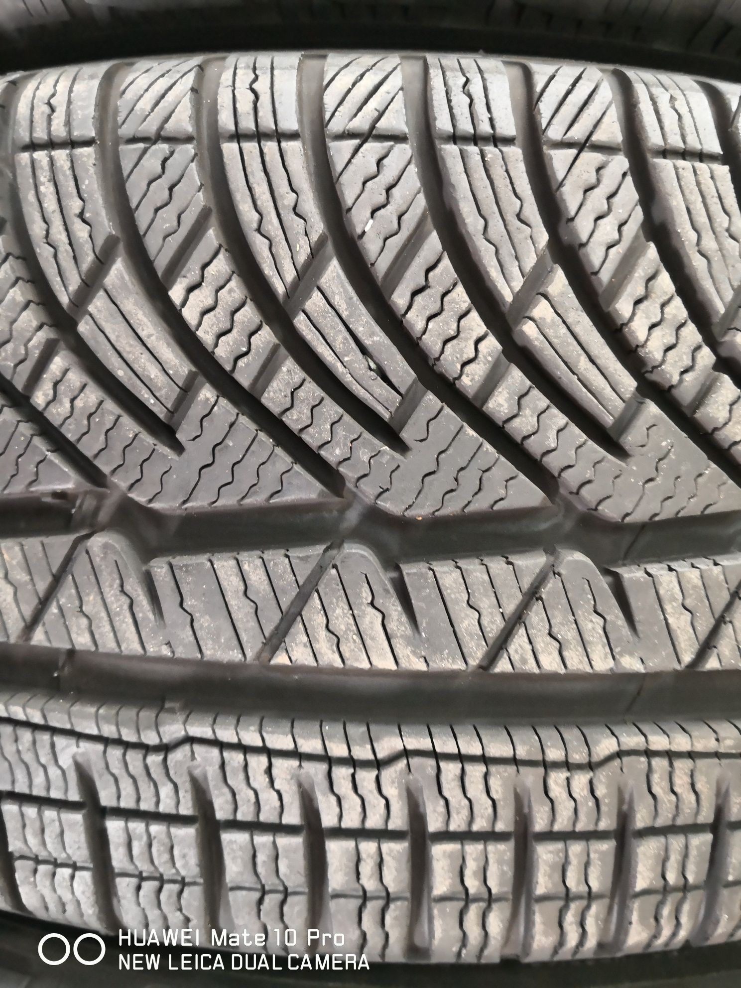 225 45 18 цола предни 245 40 18 задни гуми спорт пакет Michelin dot 20