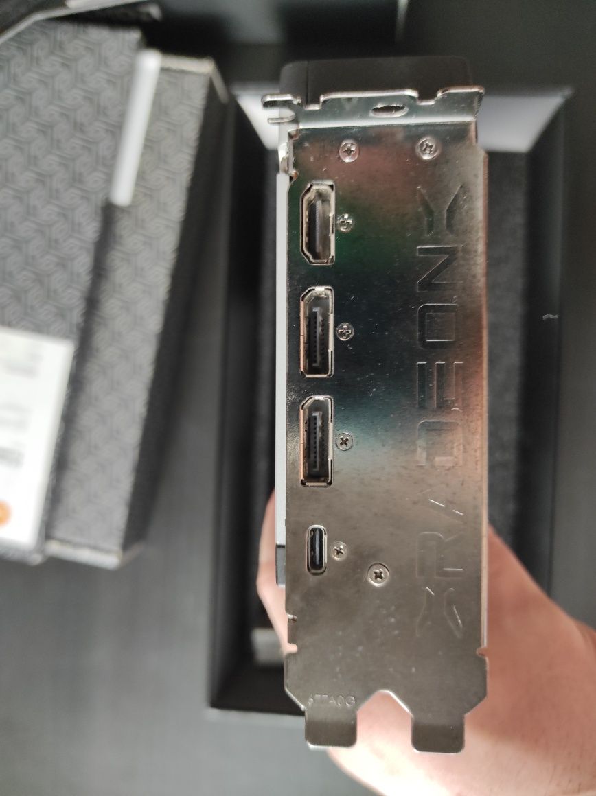 Продавам RX 6800 Референтна