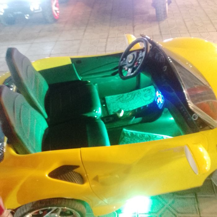 Ferrari f8Bolalar uchun