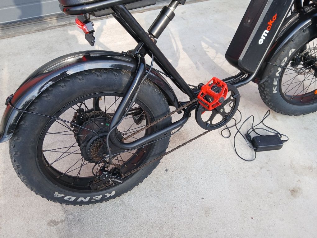 Bicicletă electrică cu accelerație, 30 km/h