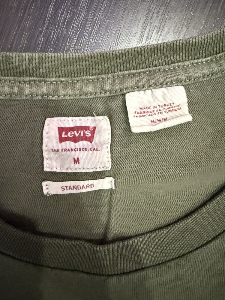 Levi’s М размер не е носена