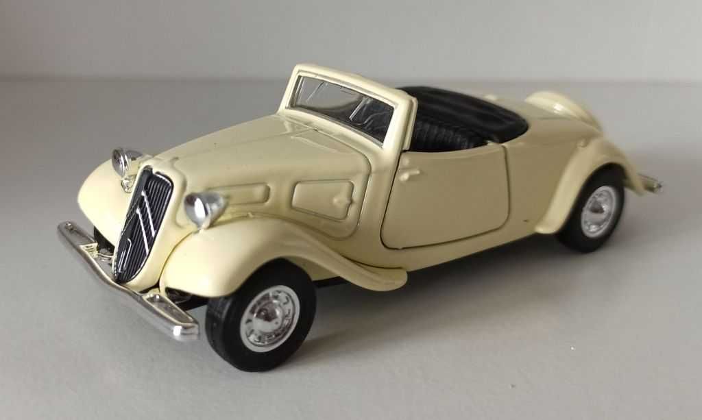 Macheta Citroen Traction Avant Cabriolet 1940 alb - Welly 1/36