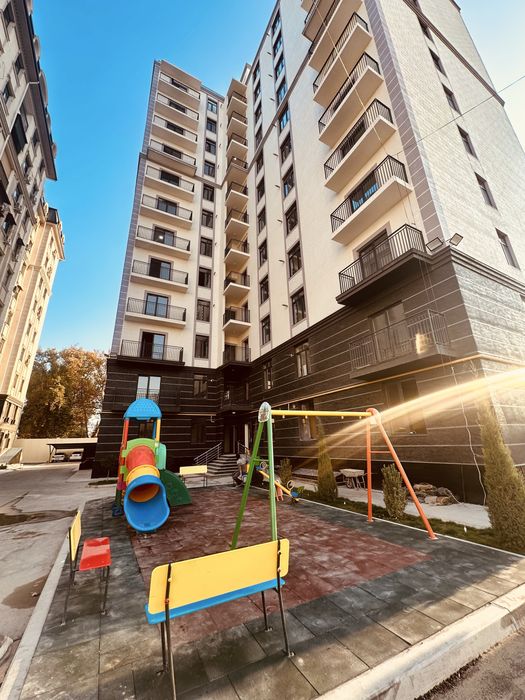 Новостройка с видом на зелень и реку 2 ком на 9 этаже 12 этажного дома