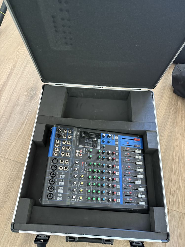 Yamaha MG12XU mixer efecte Flightcase Thomann