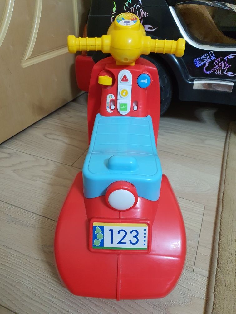 Детская машинка fisher price