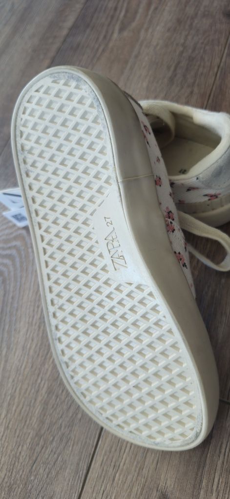 Нови кецове Zara 27 за момиче