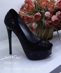Туфли новые, 35 размер в черном цвете, могут подойти на 34 размер