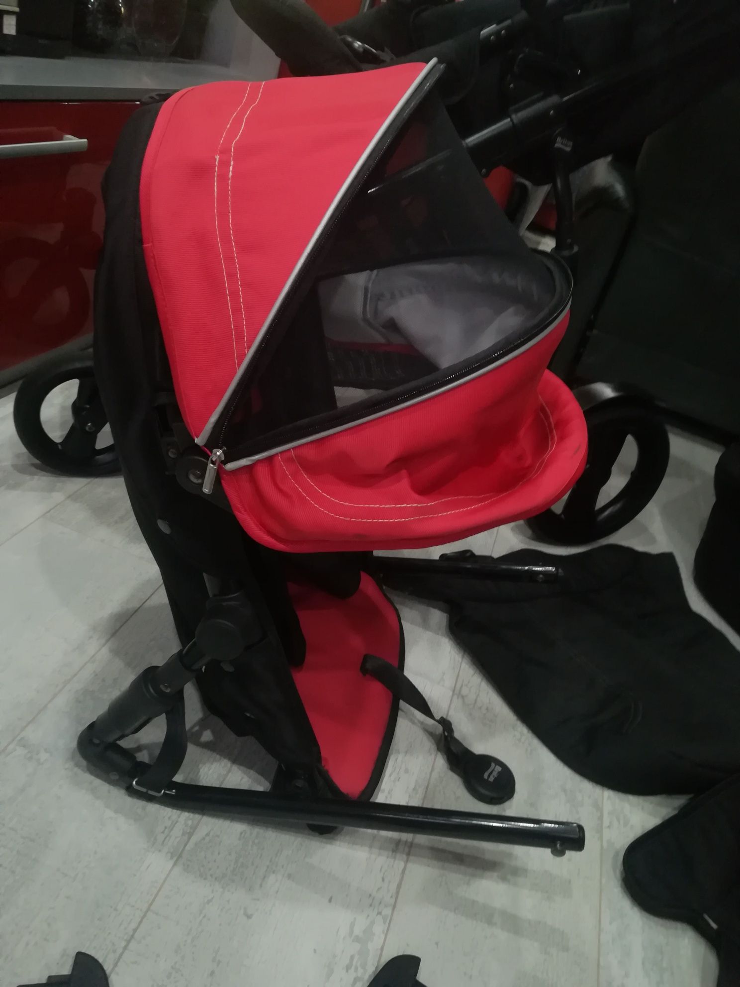 Бебешка комбинирана количка BRITAX B-DUAL